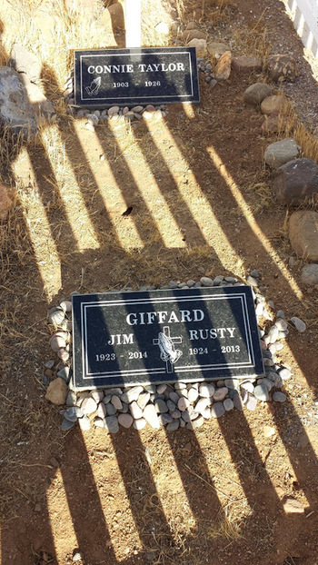 Giffard, Rusty gravesite