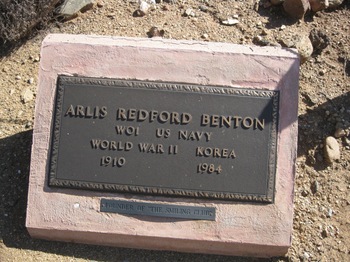 Benton,   Arlis Redford gravesite