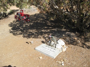 Kuhn, Dylan W. gravesite