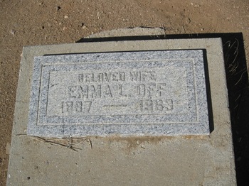Off, Emma Louise gravesite