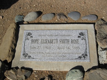 Rose, Hope Elizabeth gravesite