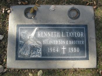 Taylor, Kenneth Lynn gravesite