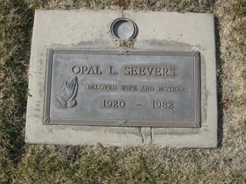 Seevers, Opal Louise gravesite