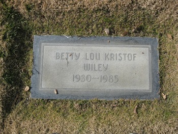 Kristof,   Betty Lou gravesite