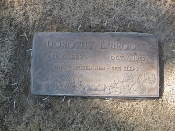 Brooks, Dorothy Lorraine gravesite