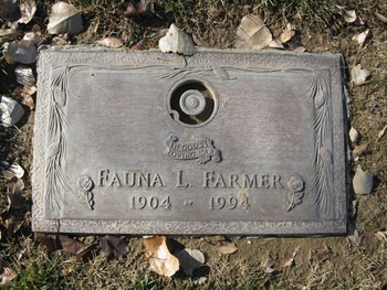 Farmer, Fauna Lucille gravesite