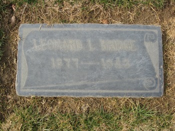 Bridge, Leonard Lossen gravesite