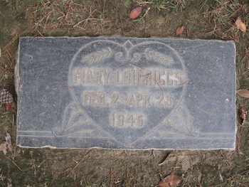 Riggs, Mary Lou gravesite