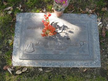 Dluzak, Mark Leo gravesite