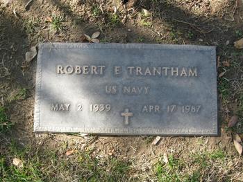Trantham,   Robert Eugene gravesite