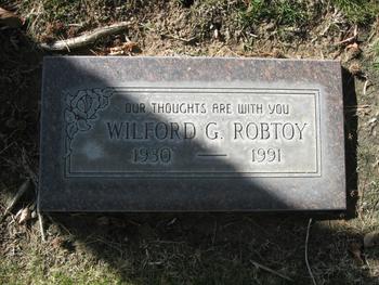 Robtoy, Wilford Giels gravesite