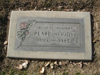 Woody, Pearl gravesite