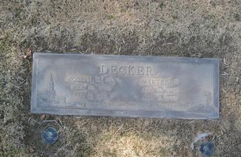 Decker, Myrtle gravesite