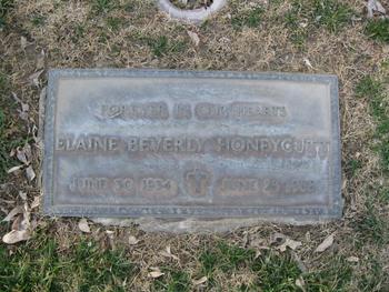 Honeycutt, Elaine Beverly gravesite