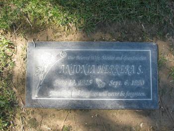 Herrera, Antonia gravesite