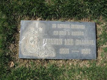 Lee,   Melvin ('Blinkie') gravesite