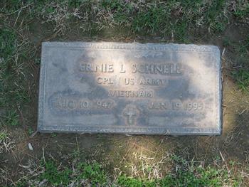 Schnell, Ernest Lee gravesite