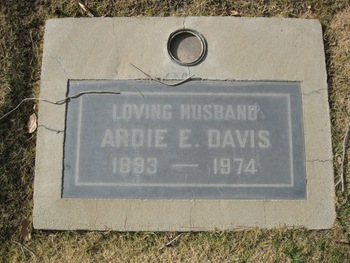 Davis, Ardie E. gravesite