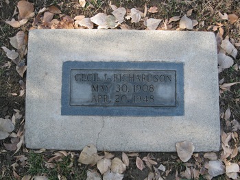 Richardson,   Cecil Loyd gravesite
