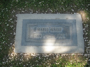 Kneip,   Marie gravesite