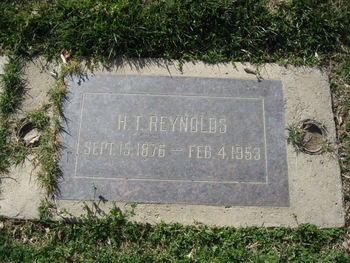 Reynolds,   Hubert Thomas ('Tom') gravesite
