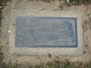 Jones, Pearl gravesite