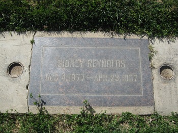 Reynolds, Sidney gravesite