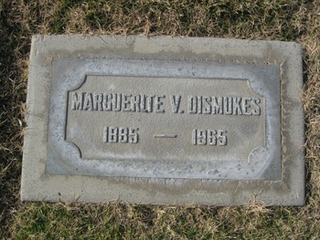 Dismukes,   Marguerite V. gravesite