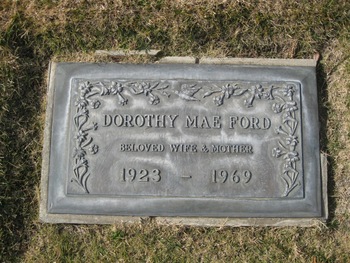 Ford, Dorothy Mae gravesite