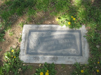 Reynolds,   Bernice Lenore gravesite