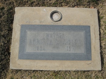 Risley, Armitta Louise gravesite