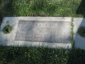 Reynolds,   Helen Ada gravesite