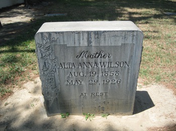 Wilson,   Alta Anna gravesite