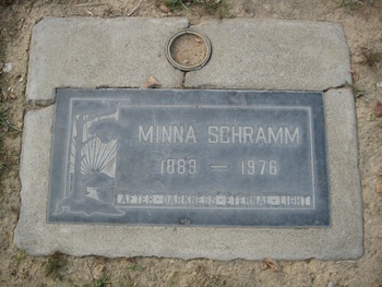Schramm, Minna gravesite