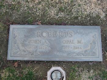 Roberts, John Ali gravesite