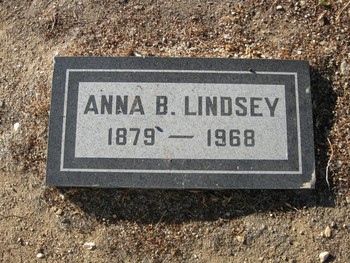 Lindsey, Anna Belle gravesite