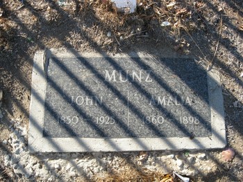 Munz, Amalia gravesite